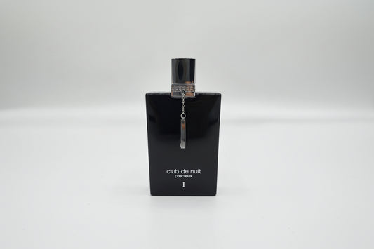 Dettaglio bottiglia Armaf Club de Nuit Precieux extrait de parfum 55ml luxury
