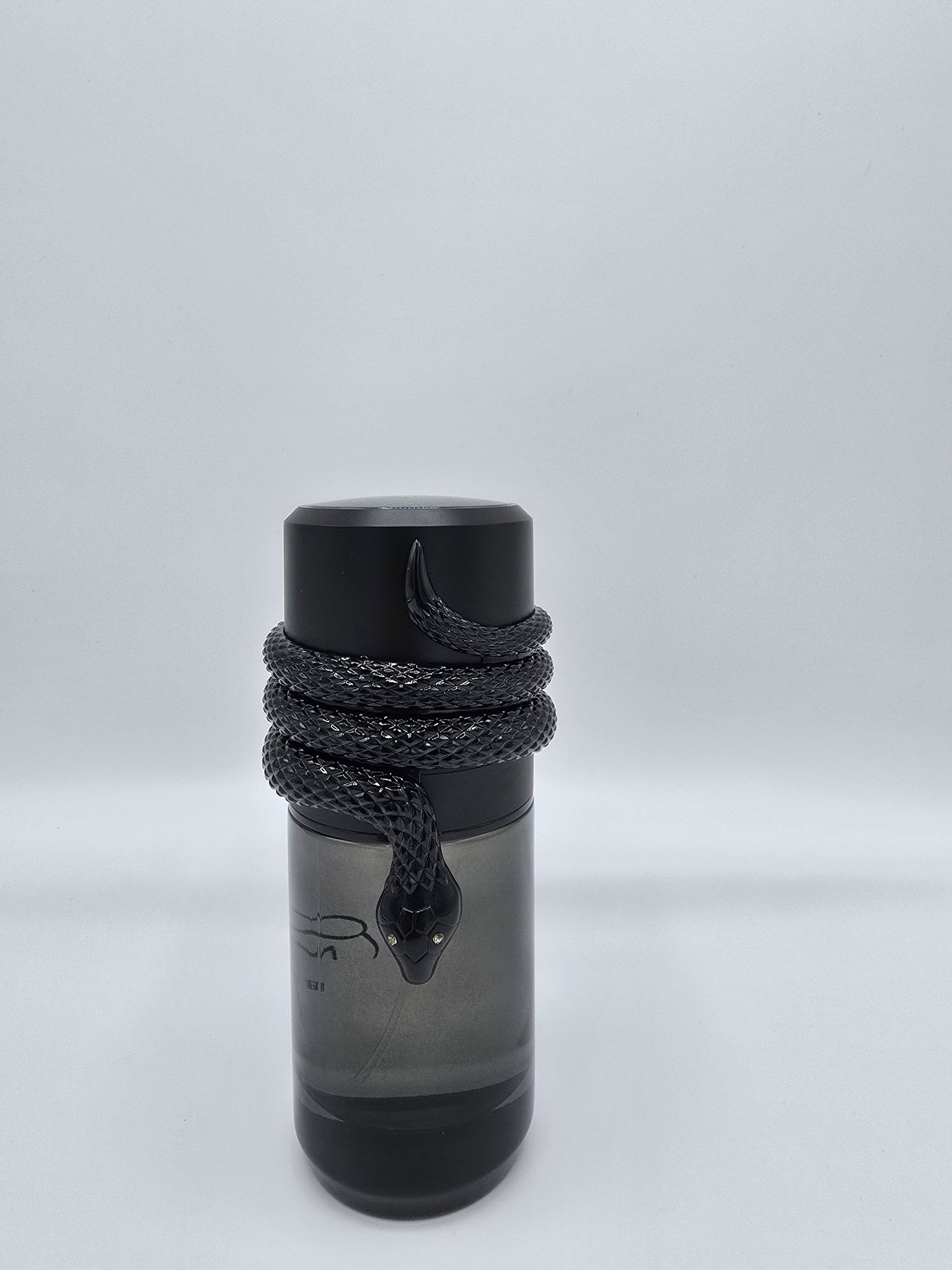 Musaman Black Intense Lattafa EDP 100ml - Dettaglio Bottiglia Profumo Orientale Raffinato