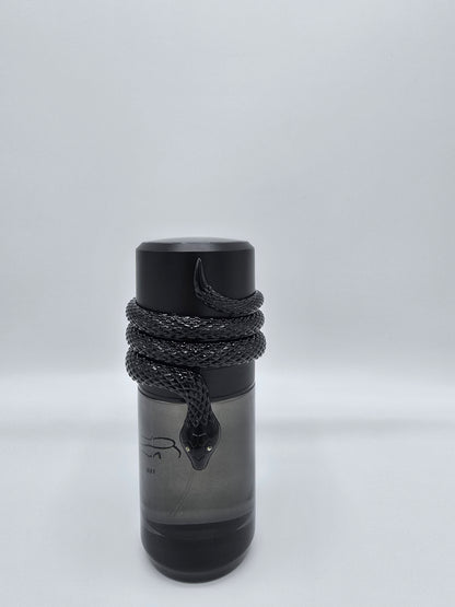 Musaman Black Intense Lattafa EDP 100ml - Dettaglio Bottiglia Profumo Orientale Raffinato