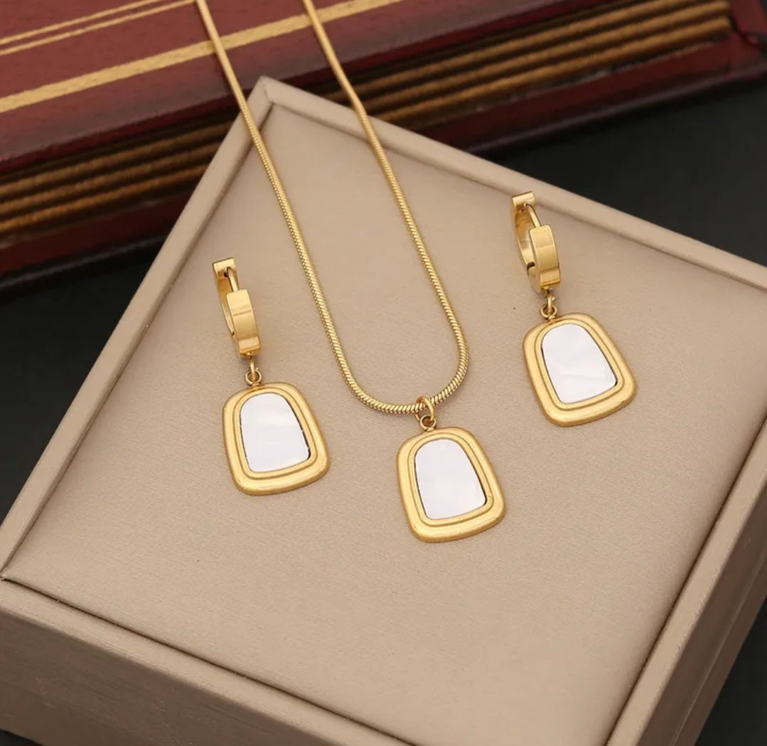 Set - Collana e orecchini placcati in oro 18k