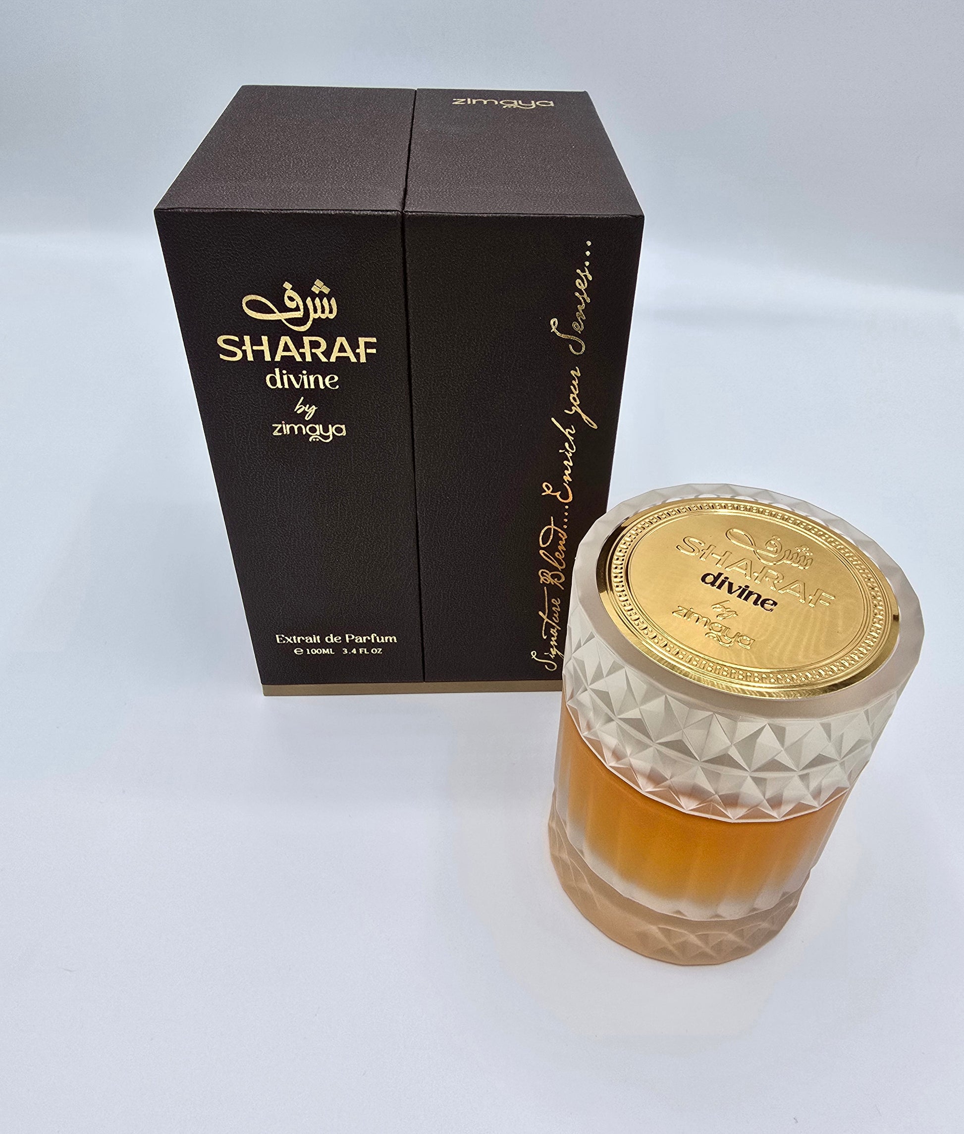 Dettaglio flacone Zimaya Sharaf Divine Extrait de Parfumes 100ml - design geometrico dorato, profumo orientale unisex di nicchia