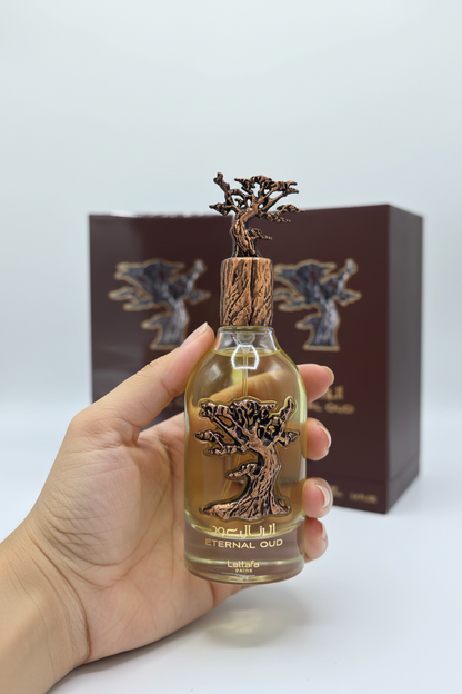 Lattafa Eternal Oud 100ml dimensioni formato eau de parfum mano confronto