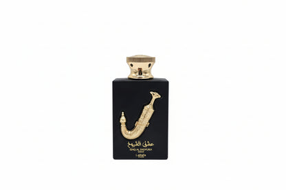 Dettaglio bottiglia Lattafa Ishq Al Shuyukh Gold profumo cuoio vaniglia ambra
